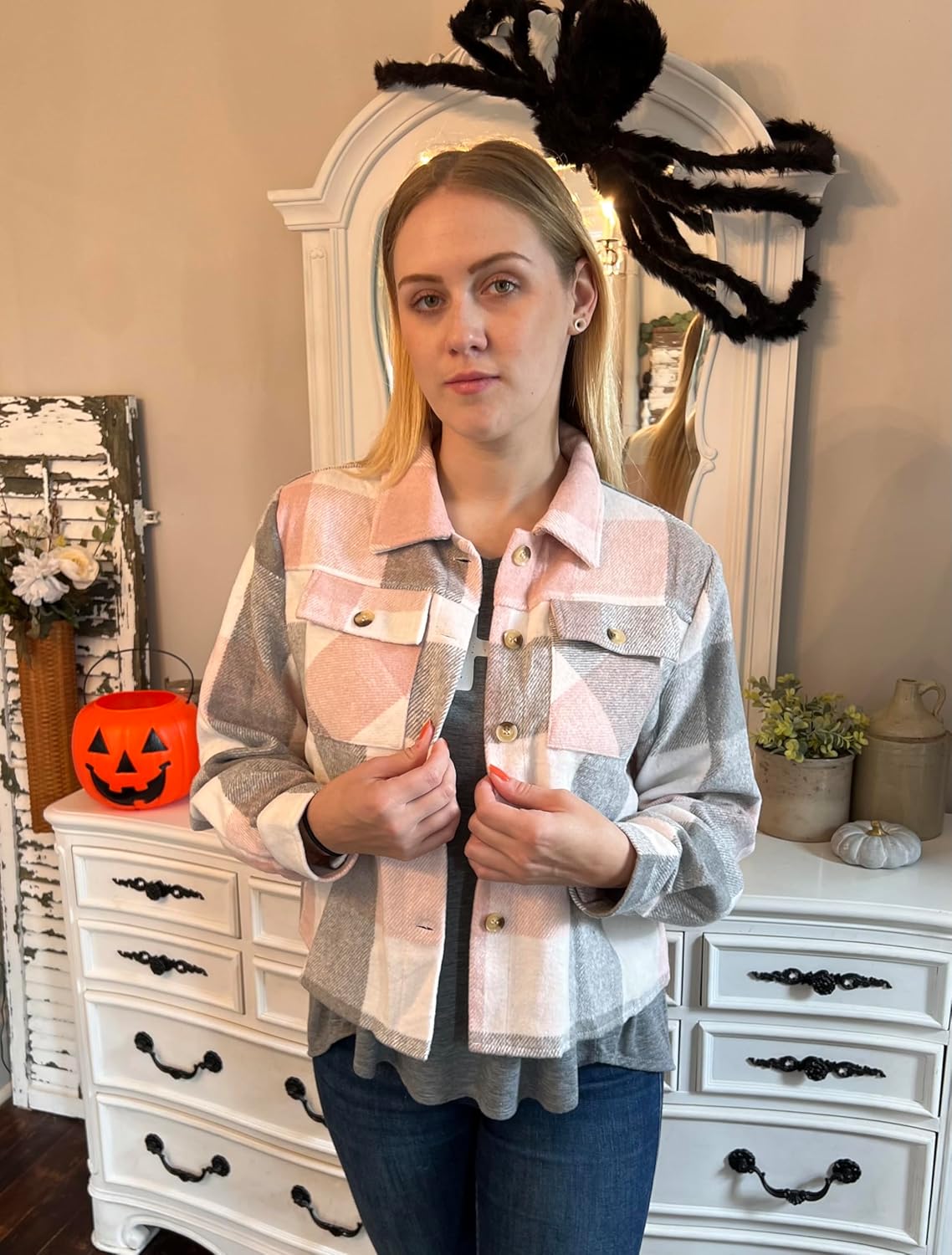 ZEAGOO Jackets for Women Cropped Flannel Plaid Shacket 2025 Fashion Button Down Shirt Coats Tops