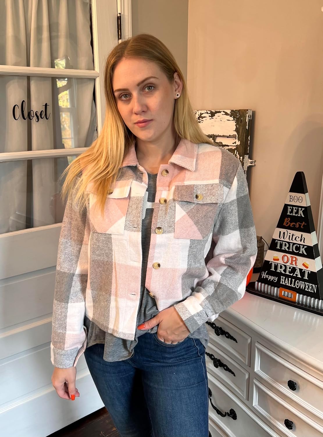 ZEAGOO Jackets for Women Cropped Flannel Plaid Shacket 2025 Fashion Button Down Shirt Coats Tops