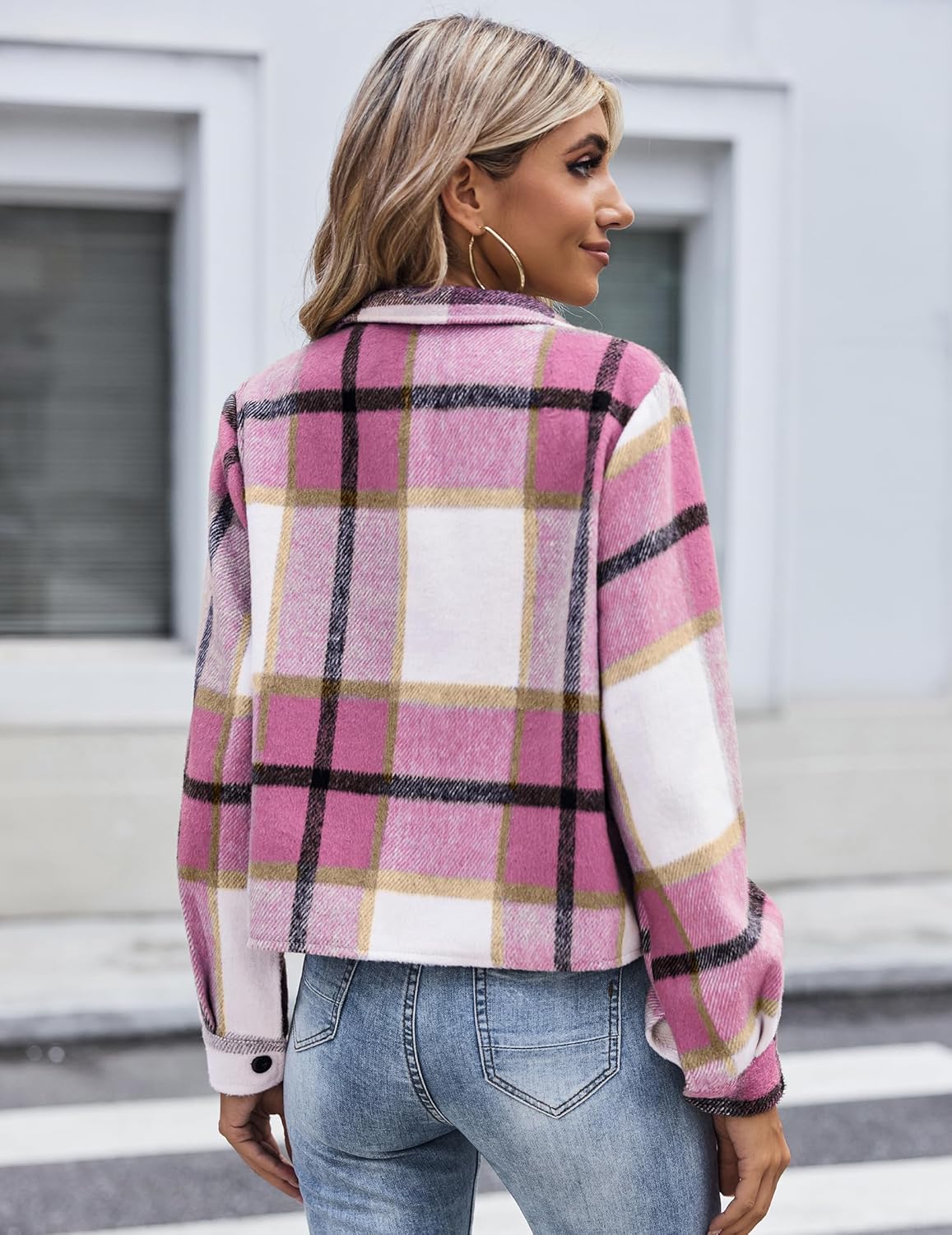 ZEAGOO Jackets for Women Cropped Flannel Plaid Shacket 2025 Fashion Button Down Shirt Coats Tops