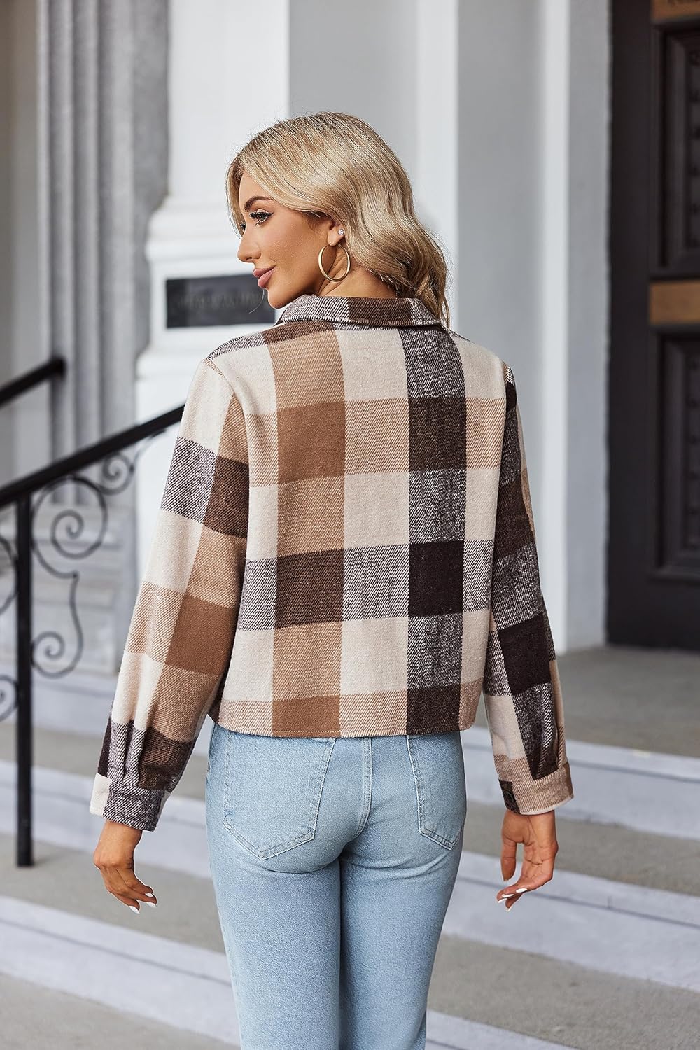 ZEAGOO Jackets for Women Cropped Flannel Plaid Shacket 2025 Fashion Button Down Shirt Coats Tops