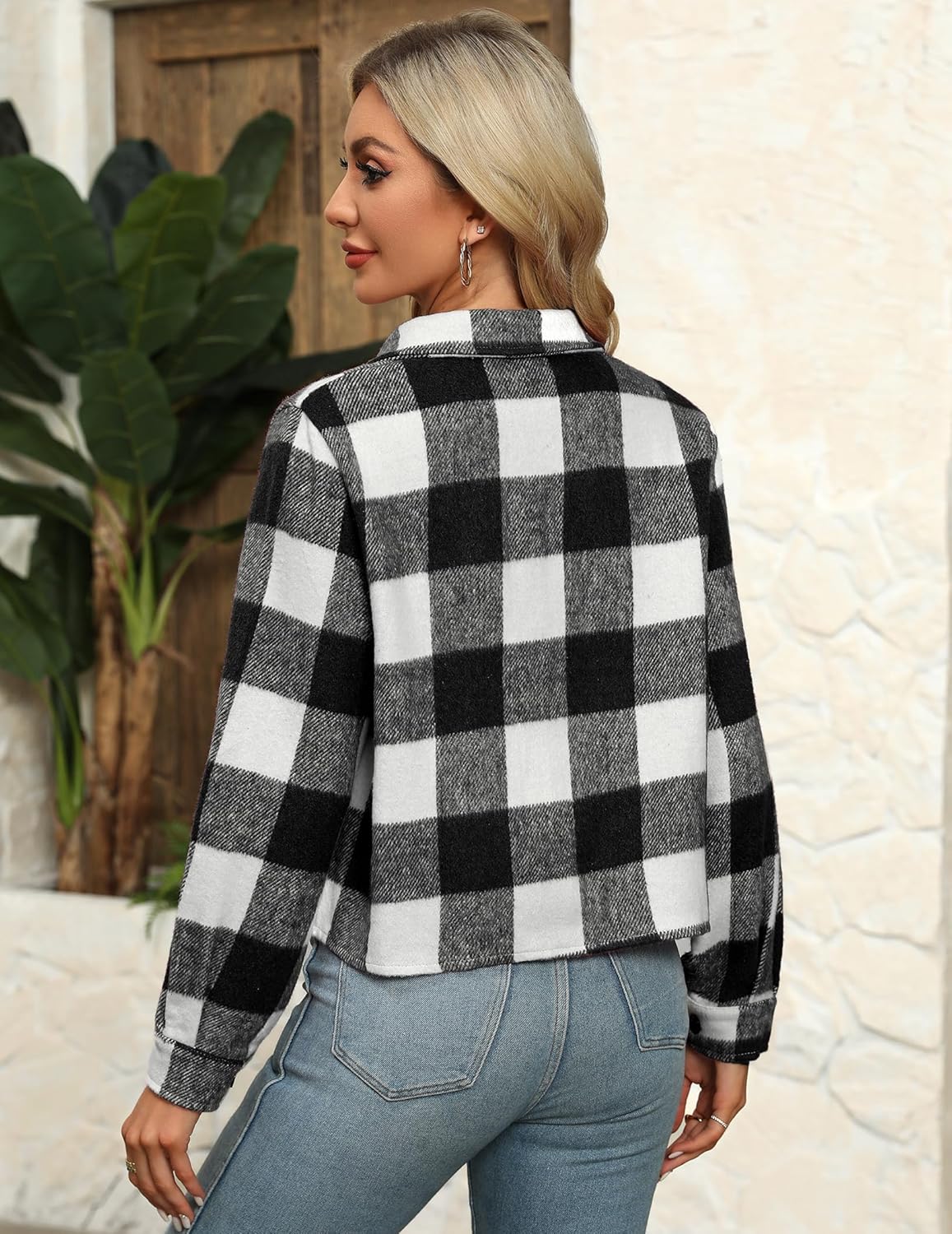 ZEAGOO Jackets for Women Cropped Flannel Plaid Shacket 2025 Fashion Button Down Shirt Coats Tops