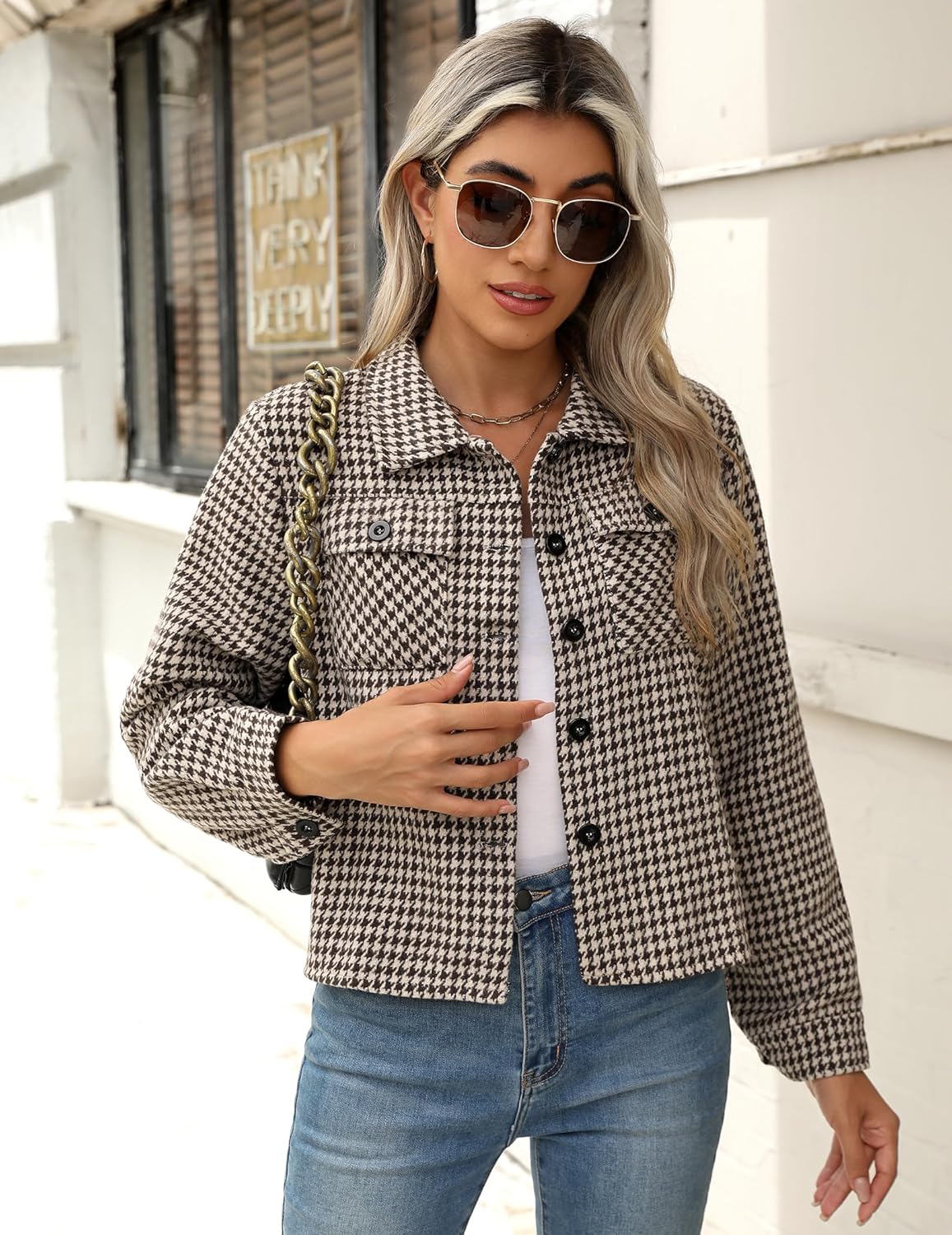 ZEAGOO Jackets for Women Cropped Flannel Plaid Shacket 2025 Fashion Button Down Shirt Coats Tops