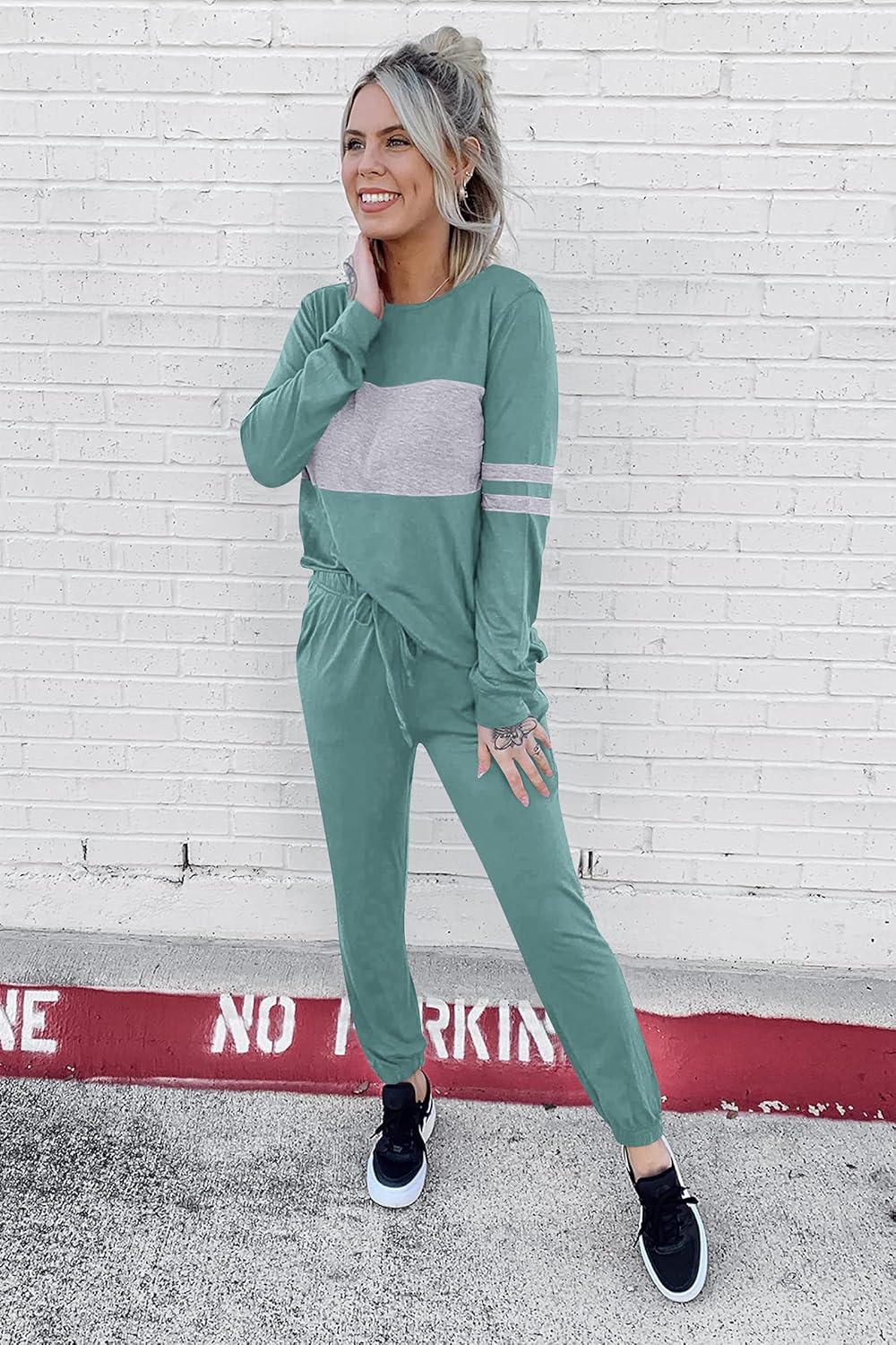 PRETTYGARDEN Women's Color Block 2 Piece 2025 Fall Tracksuit Crewneck Long Sleeve Tops Long Sweatpants Outfits Lounge Sets