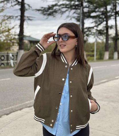 Zeagoo Bomber Jacket Women Varsity Casual Button Down Lightweight 2025 Fall Fashion Short School Outfits with Pockets