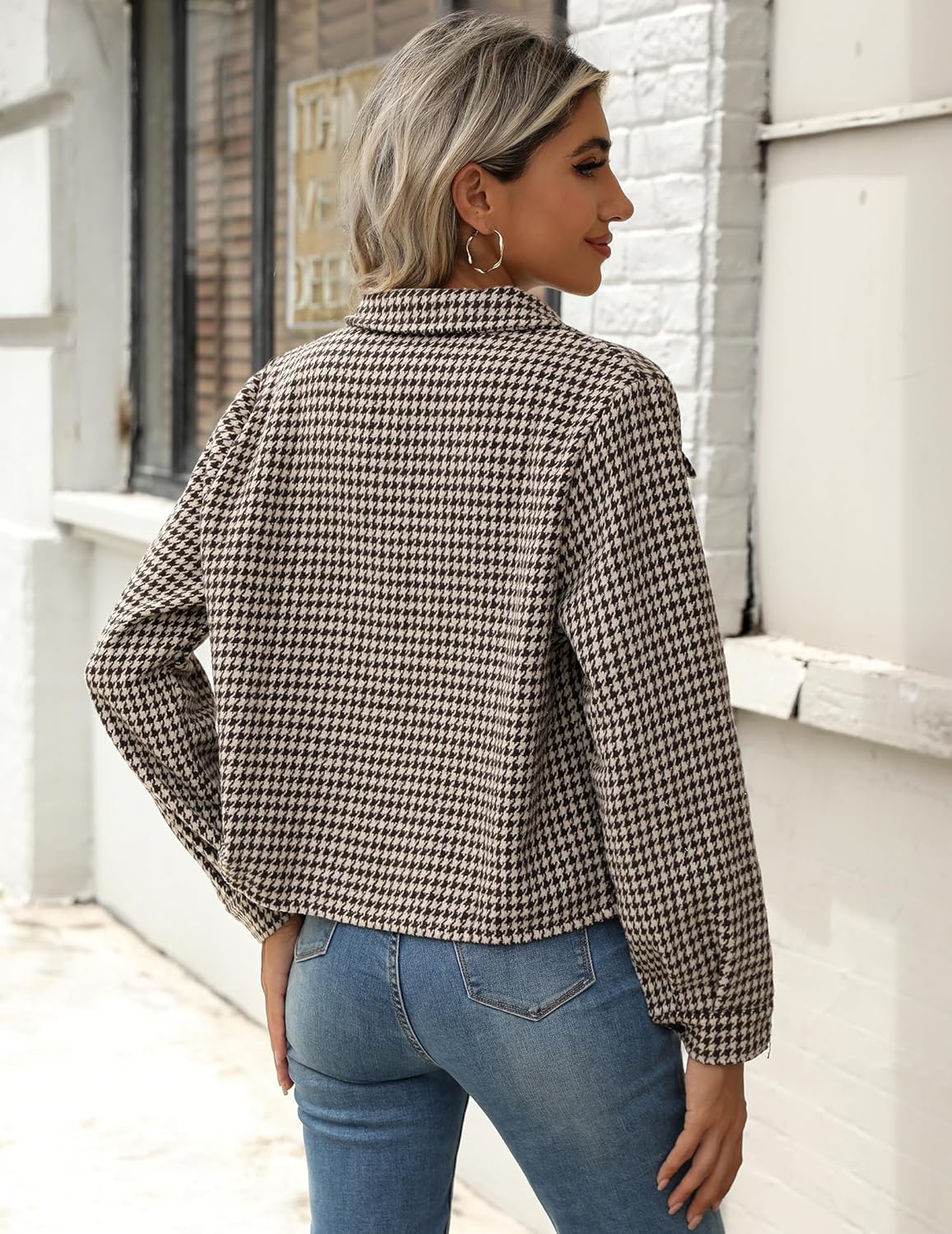 ZEAGOO Jackets for Women Cropped Flannel Plaid Shacket 2025 Fashion Button Down Shirt Coats Tops