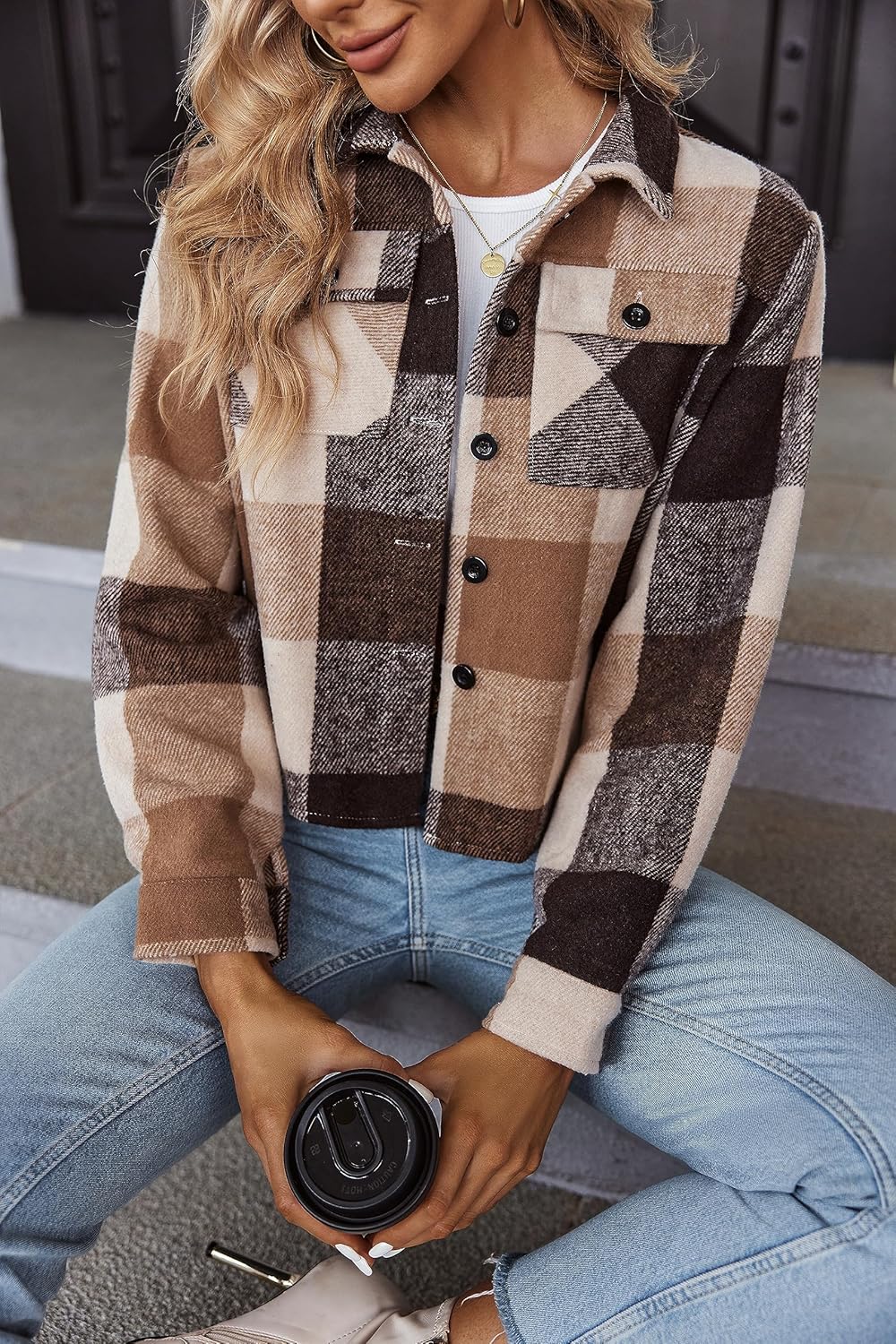 ZEAGOO Jackets for Women Cropped Flannel Plaid Shacket 2025 Fashion Button Down Shirt Coats Tops